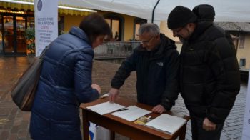raccolta firme petizione contro sistemazione viale gusmini valseriana news